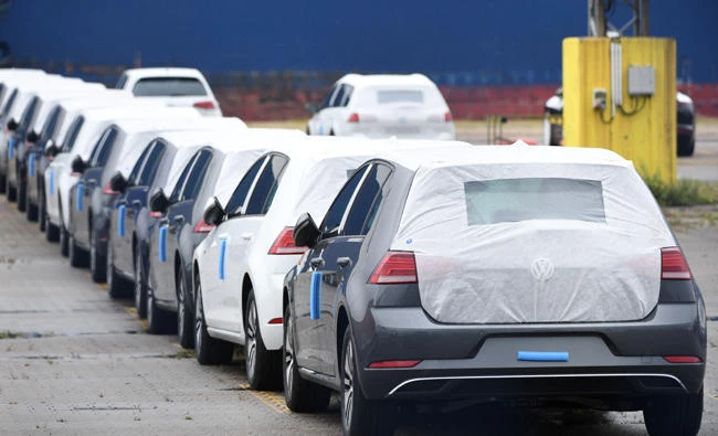 Cars from German manufacturer Volkswagen are pictured in the port of Bremerhaven, nothern Germany, in this July 24, 2017 photo. (AFP)