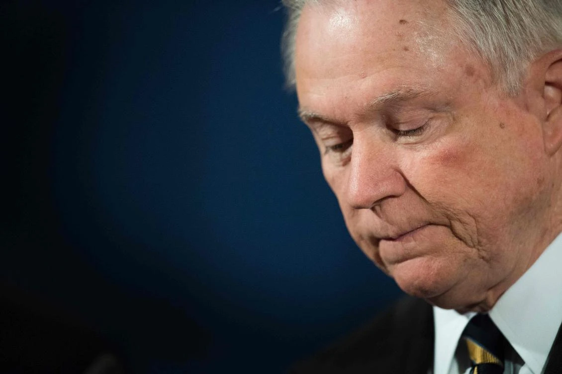 US officials vow to rein in government leaks