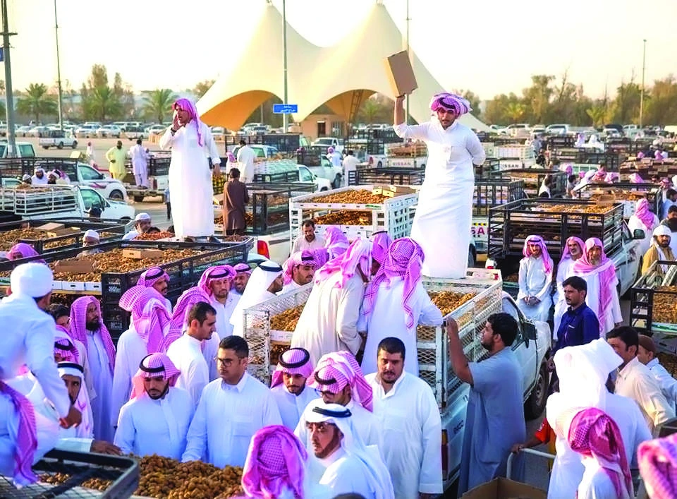 Date farmers are expecting high sales figures during this year’s 45-day Buraidah Date Festival. (SPA)