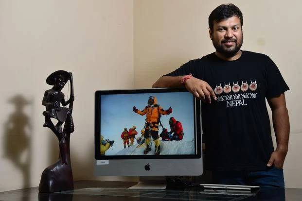 Indian police fire couple for faking Everest climb