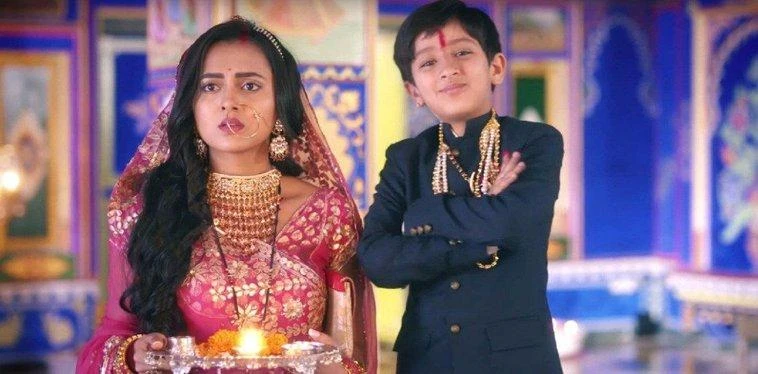 Tejaswi Prakash and Afaan Khan in a still from the promo of Pehredaar Piya Ki. (Video grab)