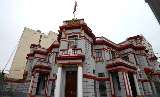 View of the Venezuelan embassy in Lima, Peru, following the expulsion of Venezuelan ambassador Diego Molero on August 11, 2017. (AFP / Cris Bouroncle)