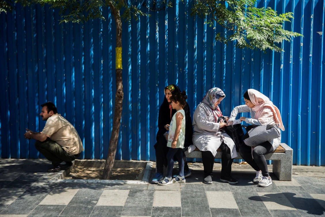 Hundreds suffer symptoms in Iran chlorine leak