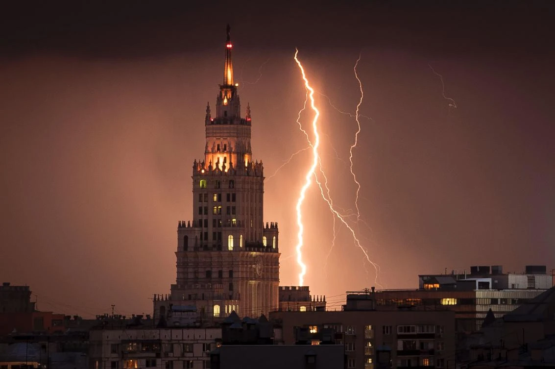 How to stay safe when lightning hits