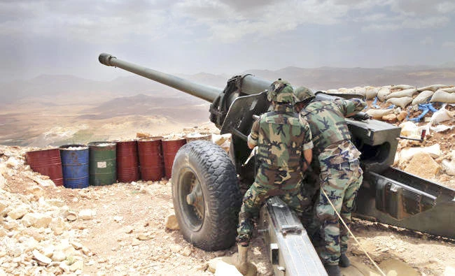 Lebanese soldiers in action against Daesh militants near Arsal, Lebanon, in this file photo. (AP)