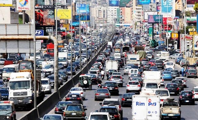 Traffic fills a highway east of Beirut, Lebanon, in this May 31, 2017 photo. (REUTERS)