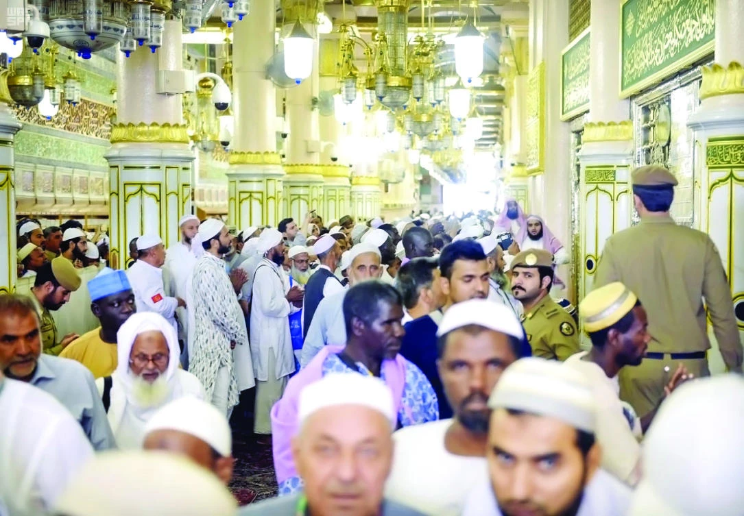 On Sunday, the number of pilgrims arriving in Madinah stood at 32,468, while those leaving the city for Makkah reached 24,073, according to the National Guides Establishment in Madinah.