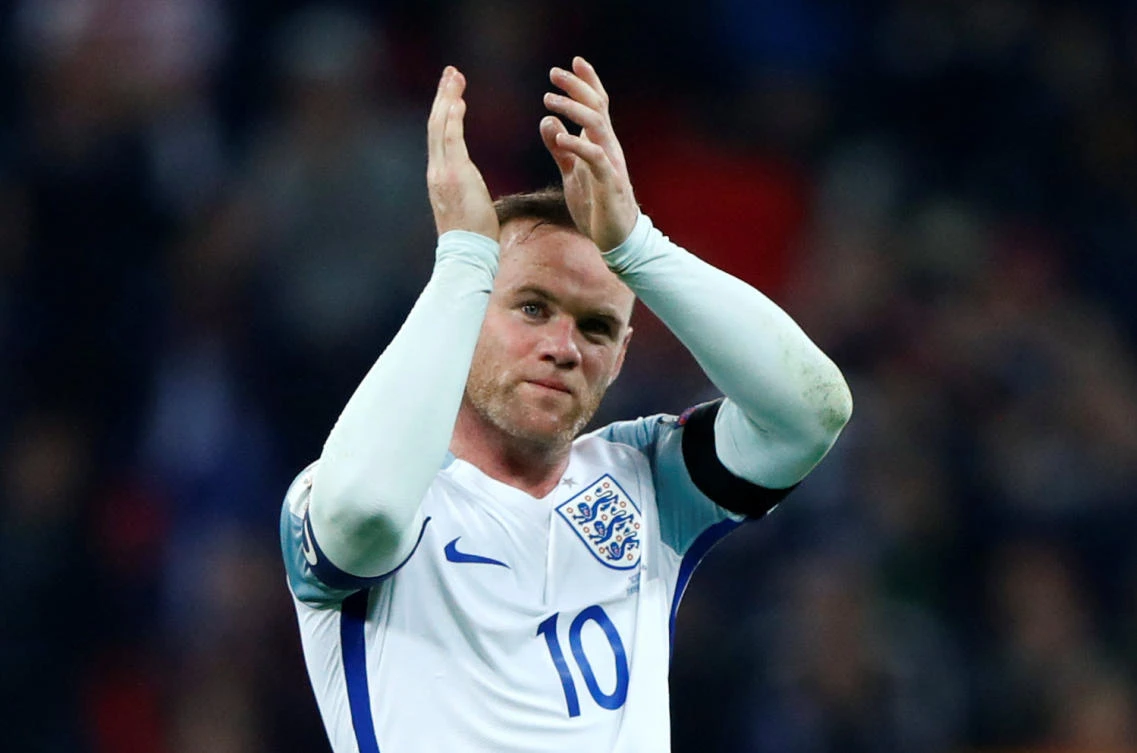 English Footballer Wayne Rooney applauds fans after the game with Scotland, on 11 November, 2016. (File Photo by Reuters)
