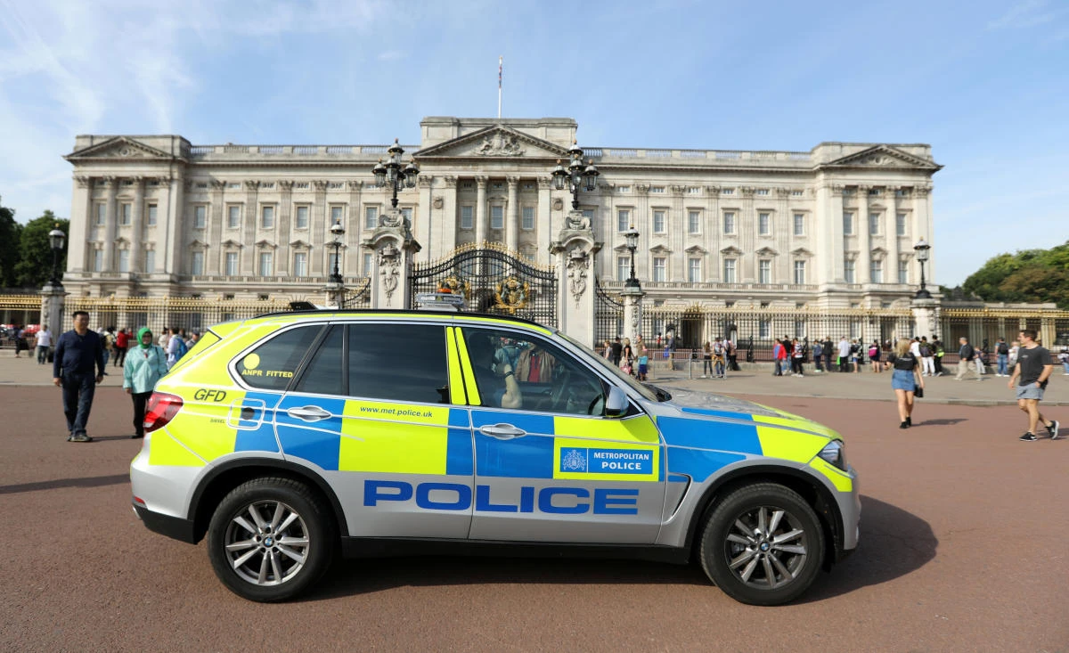 A police vehicle patrols outside Buckingham Palace in London, Britain August 26, 2017. (File photo by Reuters)
