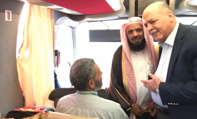 Saudi Embassy in Jordan officials welcome pilgrims from families of Palestinian martyrs who are coming as guests of King Salman for Hajj and Umrah program. (SPA)