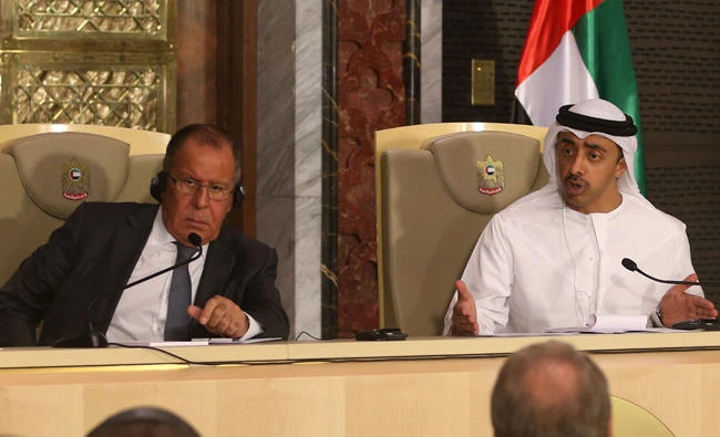 UAE's Minister of Foreign Affairs and International Cooperation Abdullah bin Zayed Al-Nahyan (R) and Russia's Foreign Minister Sergei Lavrov give a press conference in Abu Dhabi on Tuesday, August 29, 2017. (AFP / Nezar Balout)