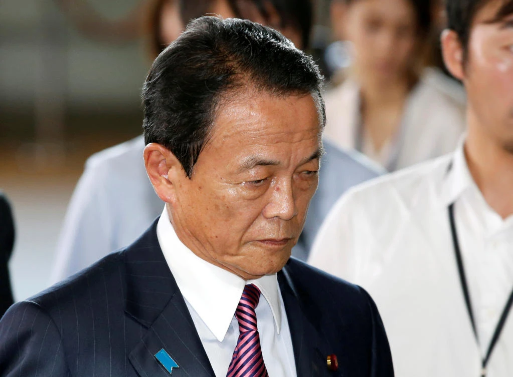 Japan's finance minister Taro Aso arrives at Prime Minister Shinzo Abe's official residence in Tokyo, Japan, August 3, 2016. (File photo by REUTERS)