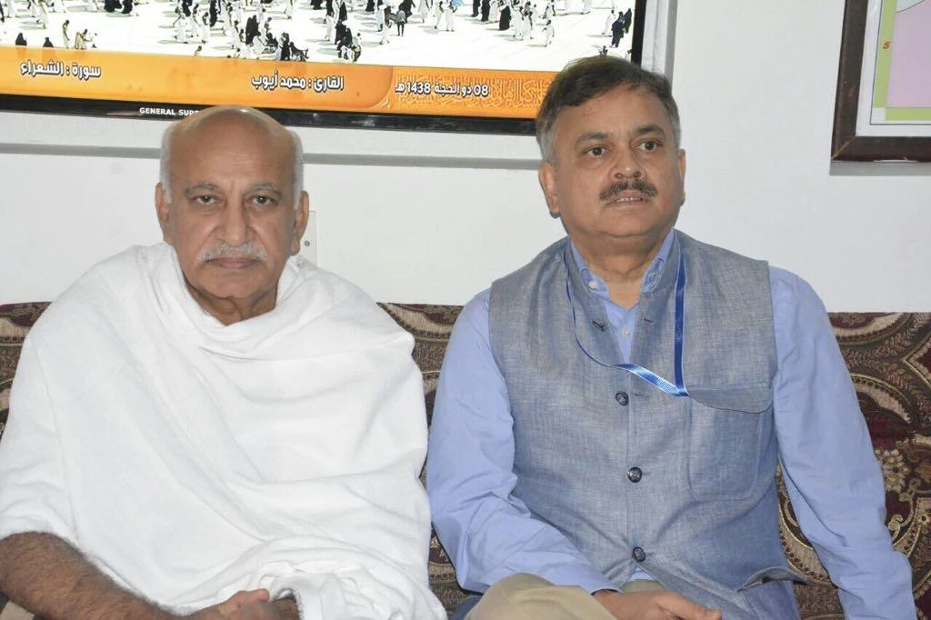 India’s Minister of State for External Affairs M.J. Akbar with Ambassador Ahmad Javed in Mina on Wednesday. (AN photo)