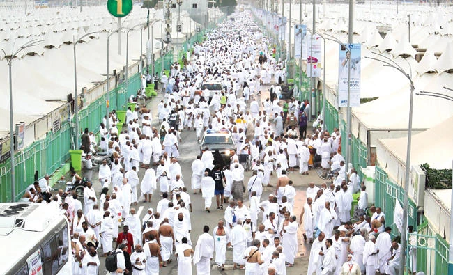 Pilgrims began moving to Mina from Makkah on Wednesday. (AN photo by Mohammed Al-Mana)