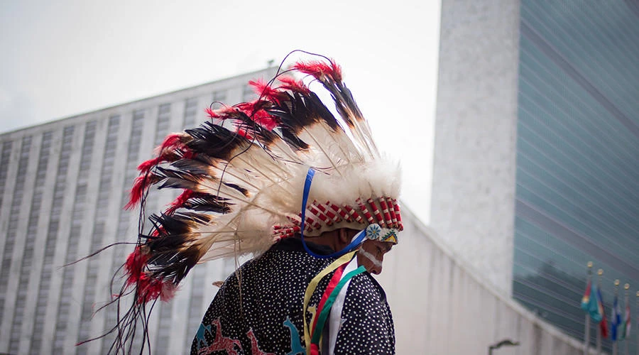 Travis Mazawaficuna of the Dakota Nation (Sioux) Native American tribe is photographed outside the United Nations headquarters after arriving with others on horseback in commemoration of the International Day of the World’s Indigenous Peoples in Manhattan, New York, on August 9, 2013. (File photo by Reuters)