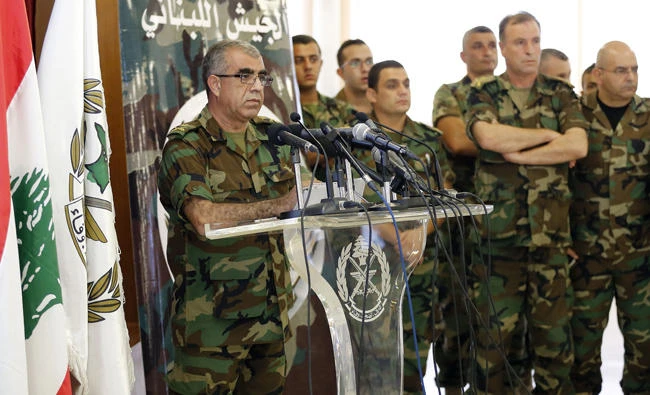 Lebanese Army officials speak during a news conference at the Ministry of Defense office in Beirut on August 19, 2017, about the army's operation against the Daesh group close to the Syrian border. Lebanon on Thursday said it had arrested the Daesh commander in the area. (AFP / ANWAR AMRO)