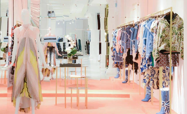 The store displays the Philosophy di Lorenzo Serafini spring/summer 2017 ready-to-wear and accessories collections.