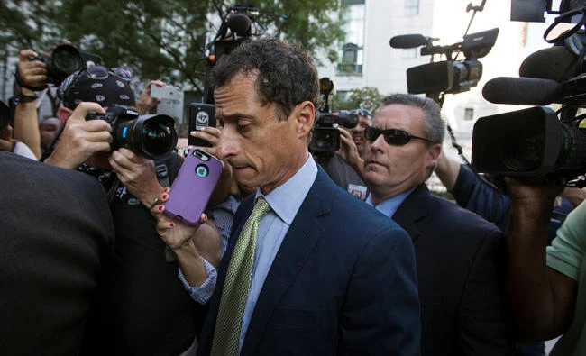 Former US Congressman Anthony Weiner arrives at US Federal Court in New York on September 25, 2017 for sentencing after pleading guilty to one count of sending obscene messages to a minor. (REUTERS/Lucas Jackson)