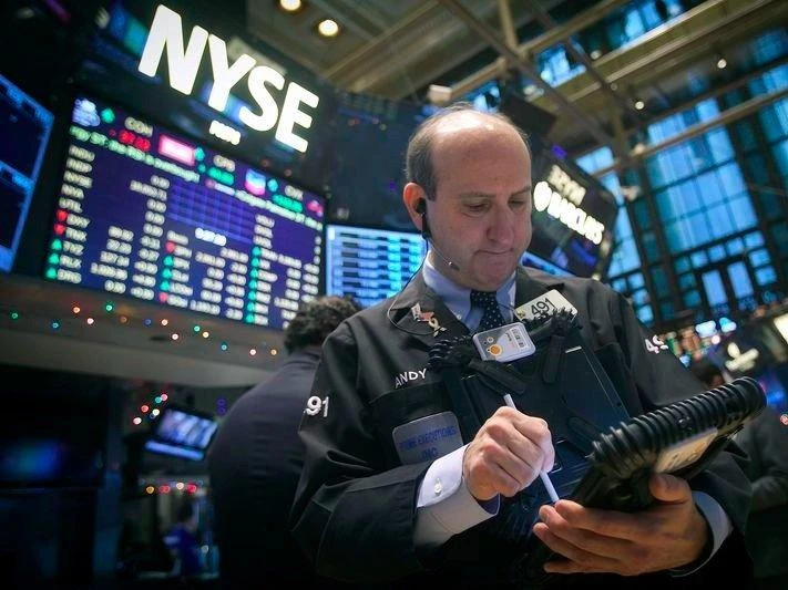 Surveys on the millionaires’ financial asset holdings show they held 31.1 percent in equities in the second quarter of 2017, compared with 24.8 percent in 2016. (Reuters)