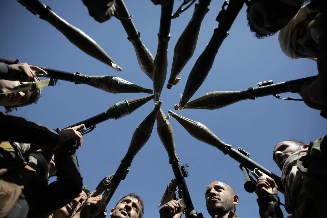 Tribesmen loyal to Houthi rebels. (AP)
