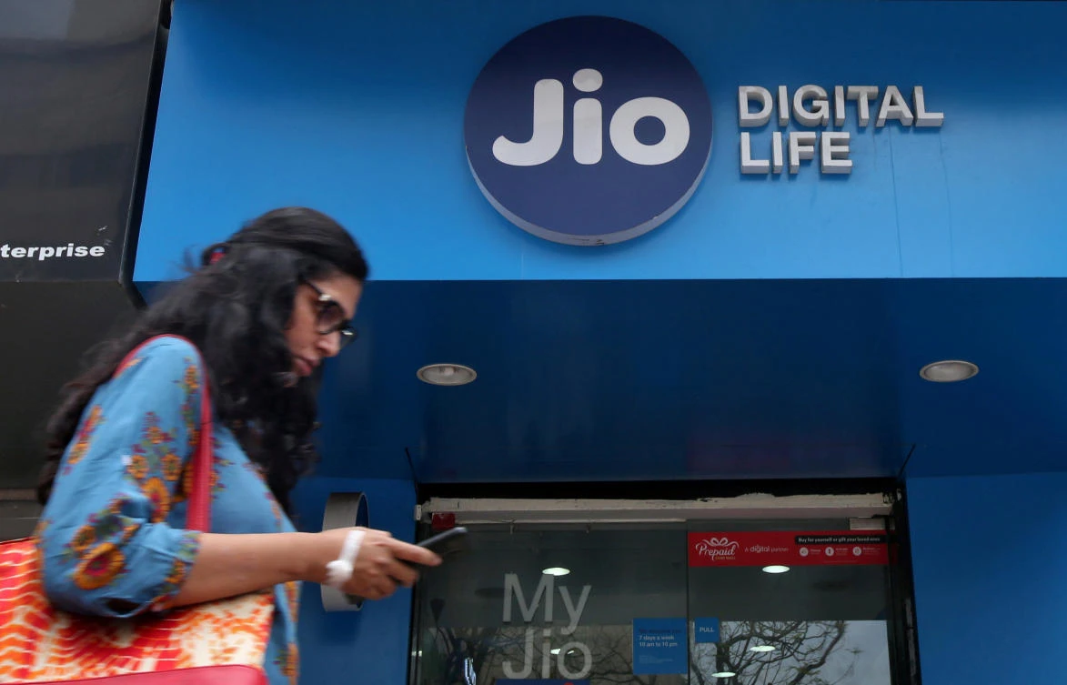 Reliance’s buyback option on latest iPhones may boost Apple’s India presence