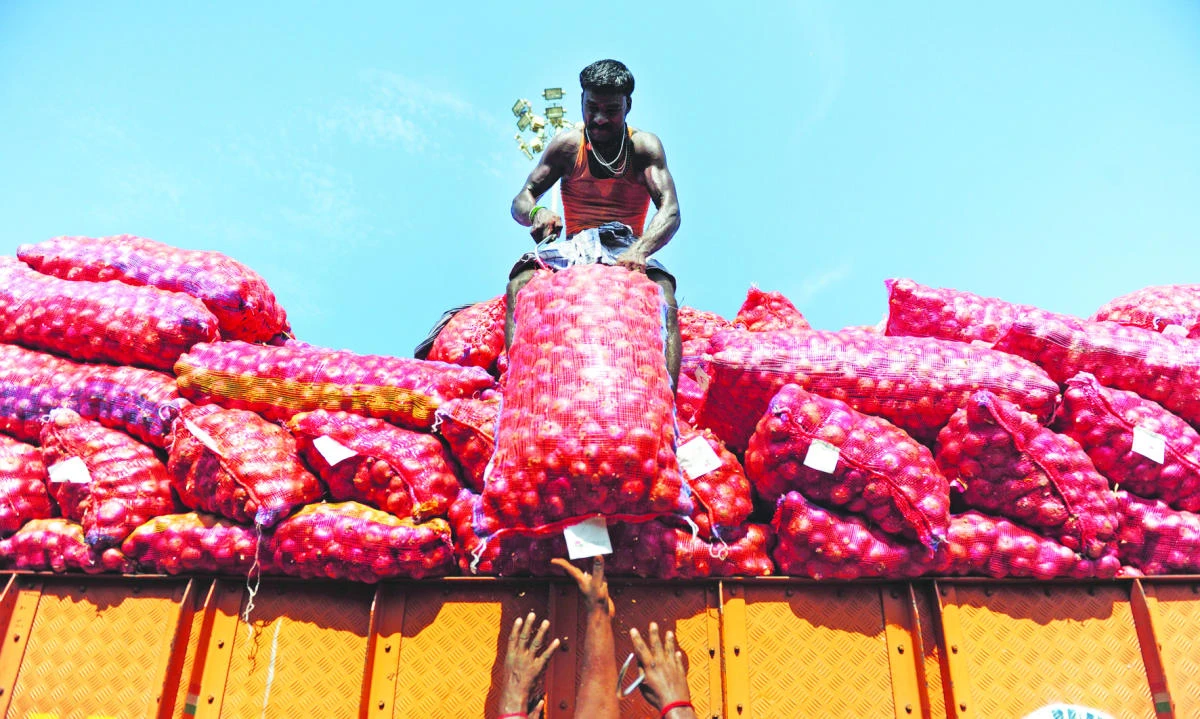 India’s growth rate slumped in the first quarter of the financial year,official data showed on Thursday. (AFP)