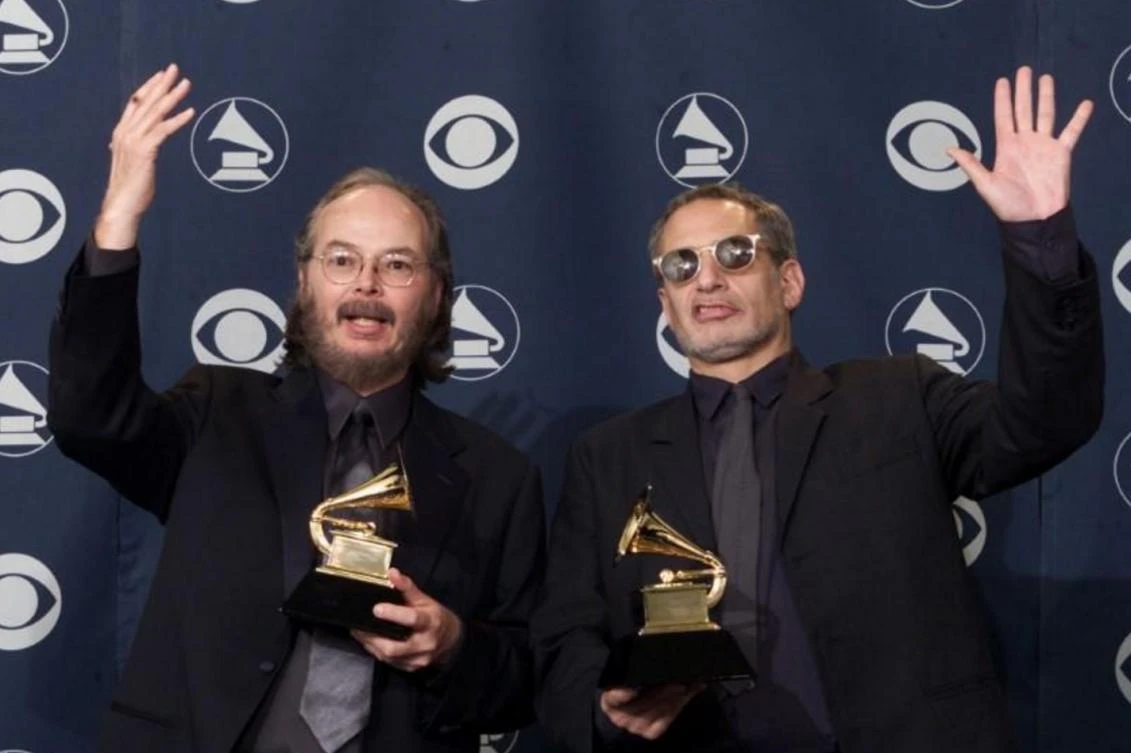 Steely Dan members Walter Becker, left, and Donald Fagan won Best Pop Vocal Album for “Two Against Nature” at the 43rd annual Grammy Awards in Los Angeles on February 21, 2001. (File photo by Reuters)