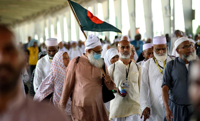 Pilgrims return to Makkah as Hajj winds down