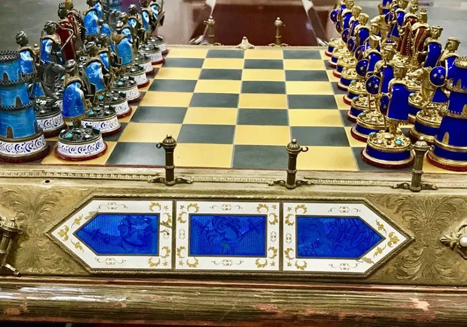 Saddam Hussein chess set returned to Iraqi government (Facebook)