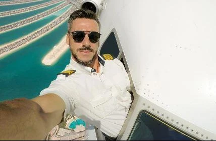 This Pilotganso Instagram selfie appears to show the pilot leaning out of the cockpit over Palm Jumeirah (Instagram)