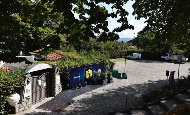 A view of the exterior of a nightclub in Florence, Italy, where police officers, who were called to investigate a fight outside the disco, picked up two American students and drove them to their apartment and raped them inside. (Maurizio degl'Innocenti/ANSA via AP)