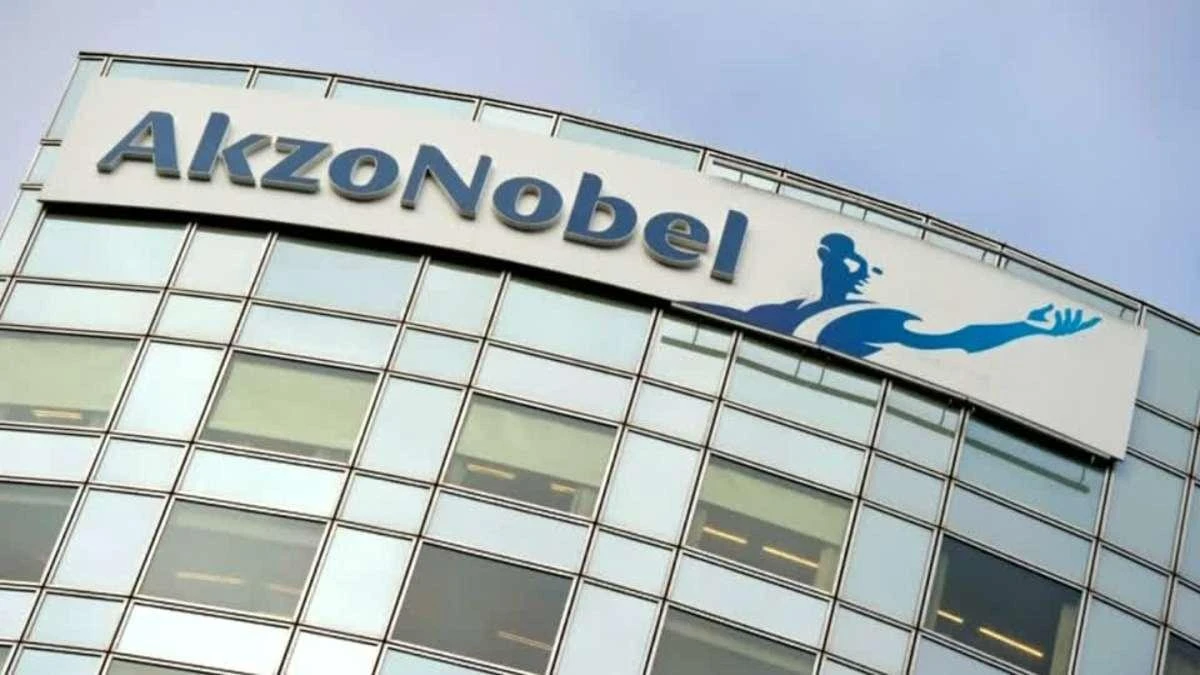 Akzo Nobel warns on profit as CFO steps aside
