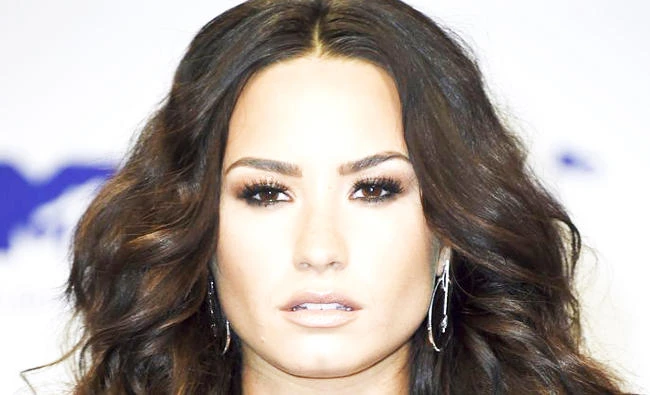 Demi Lovato reaches out to those affected by US Dreamers immigration program, Hurricane Harvey