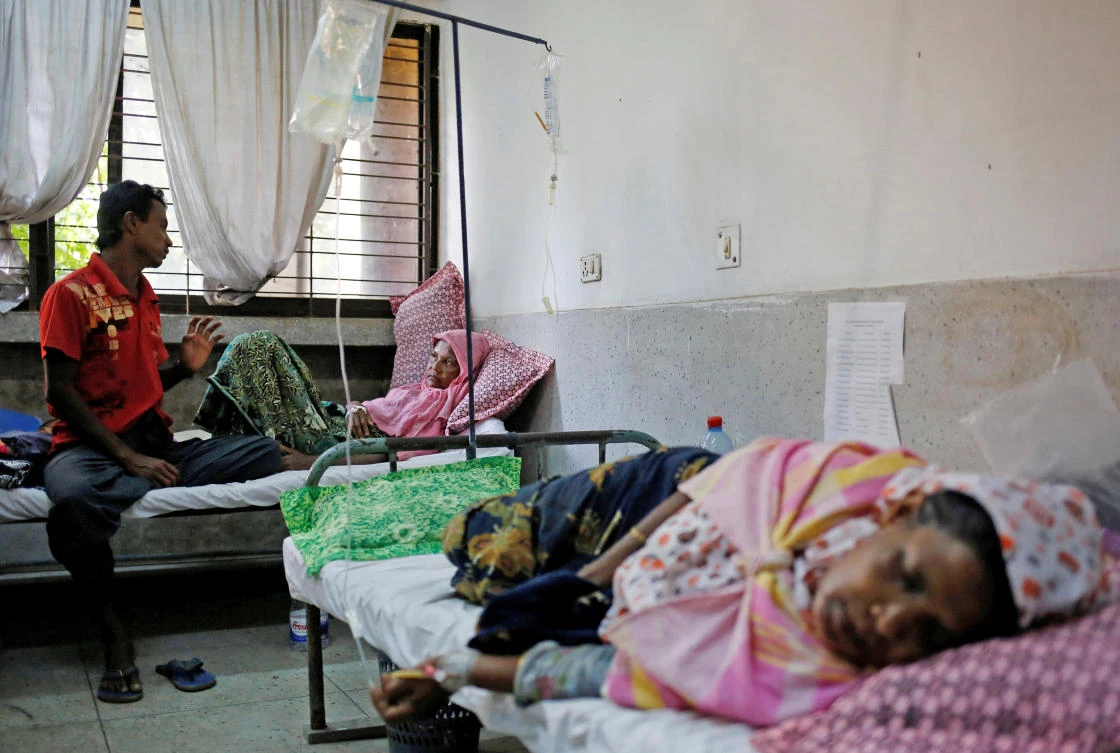 Wounded Rohingya refugees are treated at the Cox’s Bazar District Sadar Hospital in Cox’s Bazar, Bangladesh, on September 13, 2017. (REUTERS)