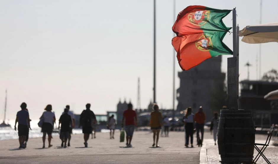 People walk next to Belem tower in Lisbon, Portugal September 6, 2017. (REUTERS)