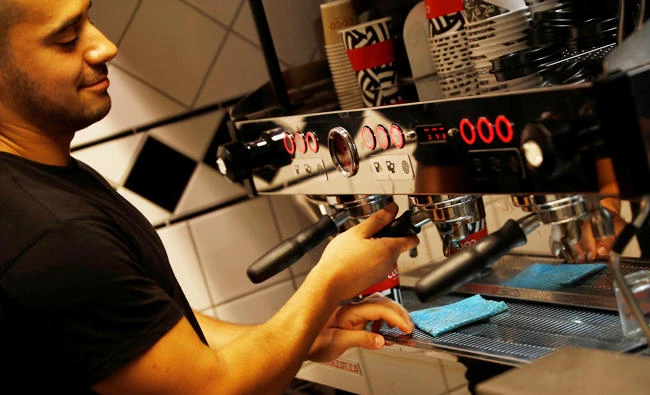 EU restaurant workers drift away from Britain