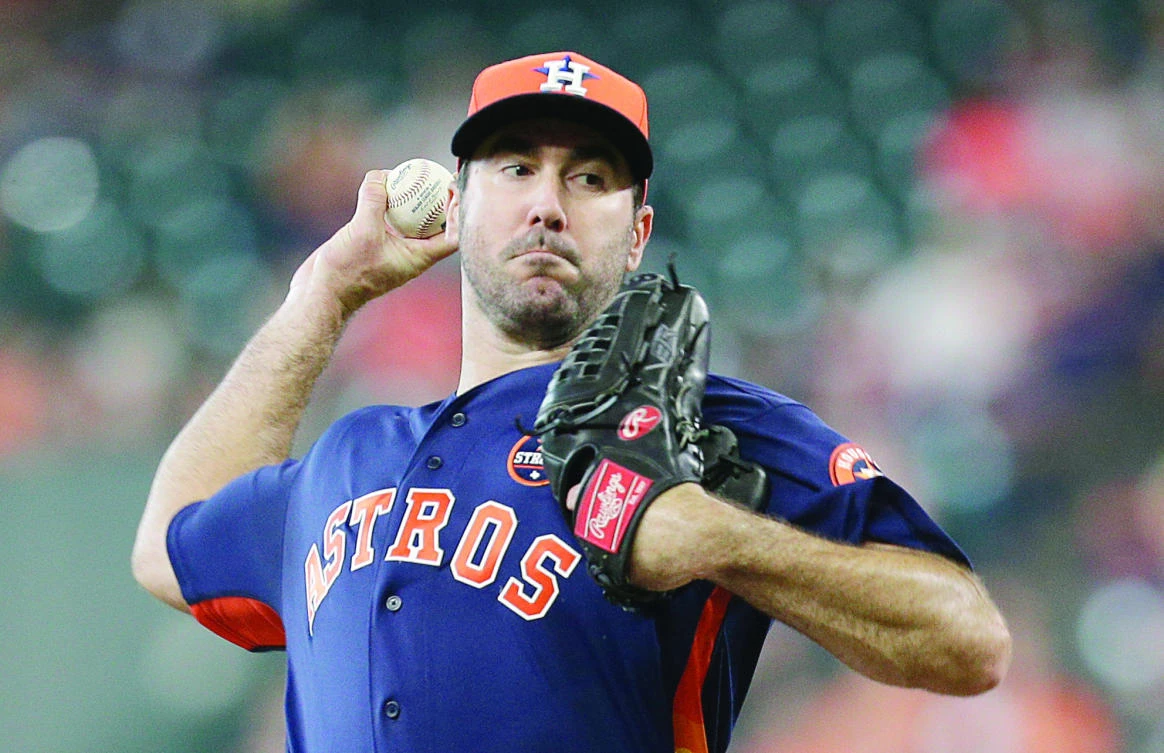 Houston Astros starting pitcher Justin Verlander (35) pitches against the Seattle Mariners in the first inning at Minute Maid Park on Sunday. (USA TODAY Sports)