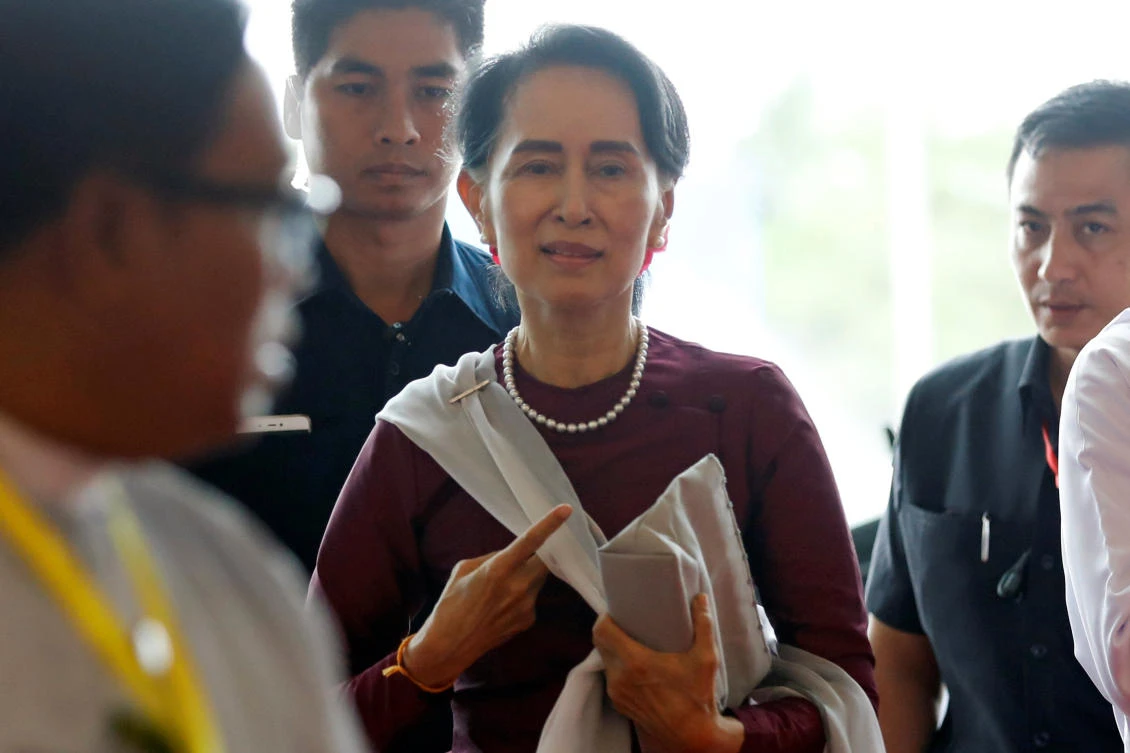 Myanmar State Counselor Aung San Suu Kyi arrives to deliver a speech to the nation over Rakhine and Rohingya situation, in Naypyitaw, Myanmar September 19, 2017. (Reuters)
