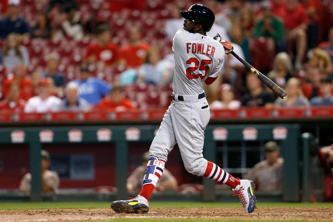 CINCINNATI, OH - SEPTEMBER 19: Dexter Fowler #25 of the St. Louis Cardinals hits a home run to tie the game against the St. Louis Cardinals during the eighth inning of the game at Great American Ball Park on September 19, 2017 in Cincinnati, Ohio. St. Louis defeated Cincinnati 8-7 in ten innings. Kirk Irwin/Getty Images/AFP == FOR NEWSPAPERS, INTERNET, TELCOS & TELEVISION USE ONLY ==