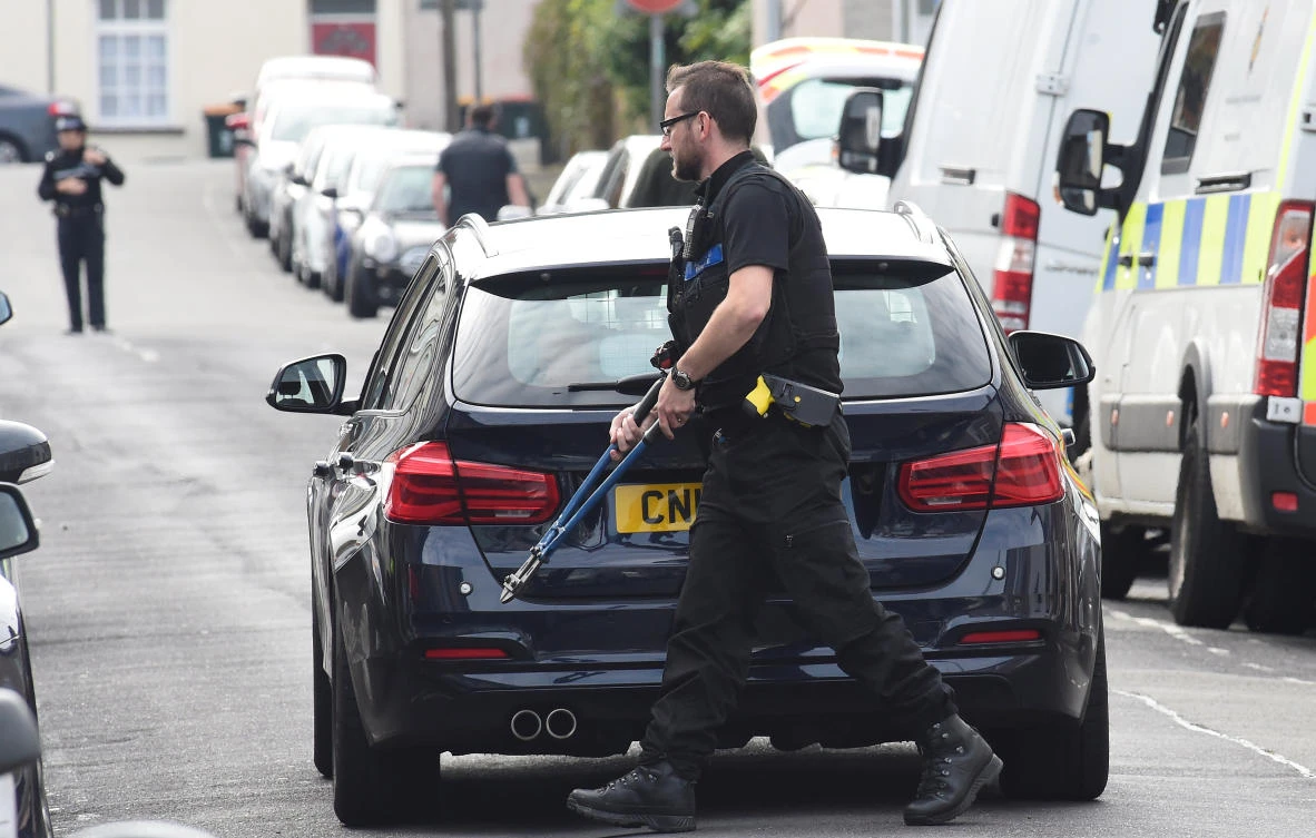British police make sixth arrest in London Underground bomb investigation