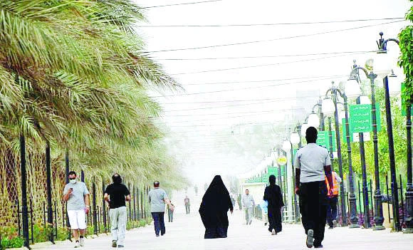 The government has set up walking areas in the main cities to encourage the public to exercise regularly.