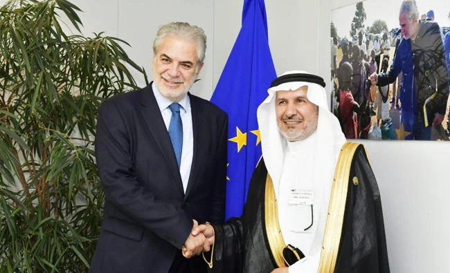 Dr. Abdullah Al-Rabeeah, KSRelief’s General Supervisor meets Christos Stylianides, the European Commissioner for humanitarian aid and crisis management. (SPA)
