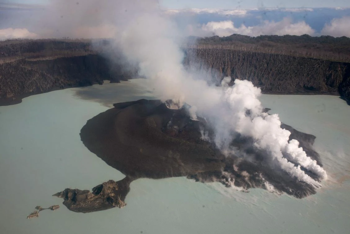 This photo taken on September 30, 2017 shows the Manaro Voui volcano on Vanuatu’s Ambae island, where the volcano is threatening a major eruption. (Vanuatu Daily Post via AFP)