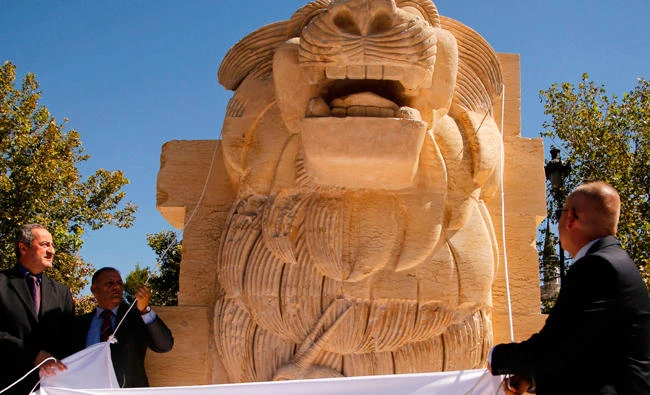 The statue of the Lion of Al-Lat, which was destroyed by Daesh in July 2015 after it captured the ancient city of Palmyra, was restored under the funding of the Office of the UN Educational, Scientific and Cultural Organization (UNESCO) in Beirut. (AFP)