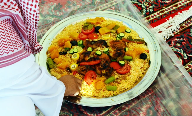 A “signal light” system of green, yellow and red will be used on products to indicate the amount of sugar, salt and fat. (SPA)