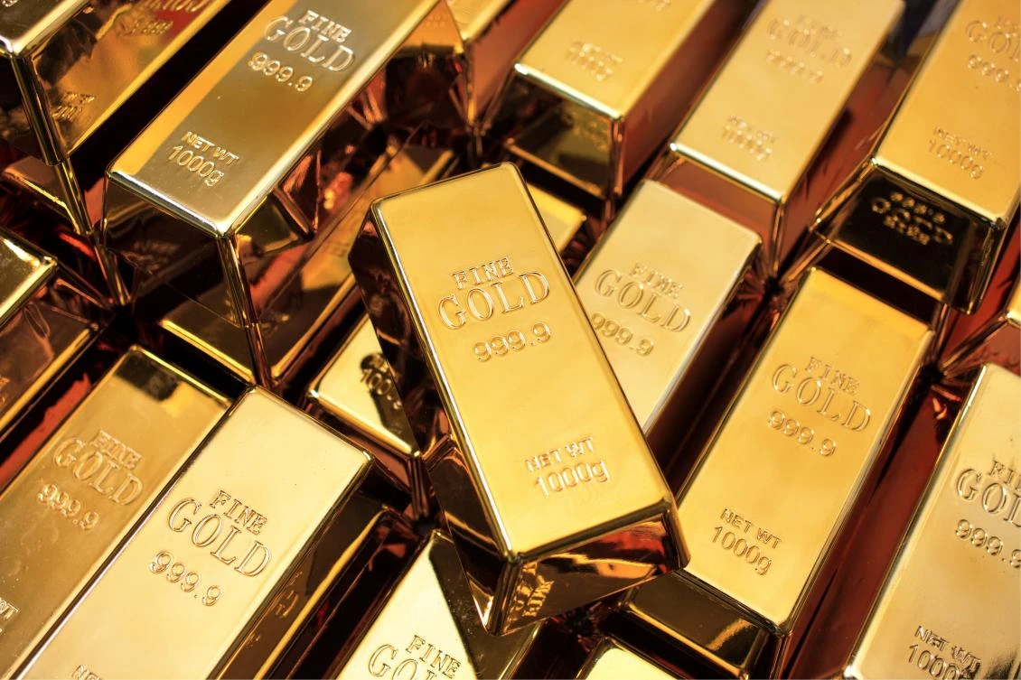 Gold bars (Shutterstock)
