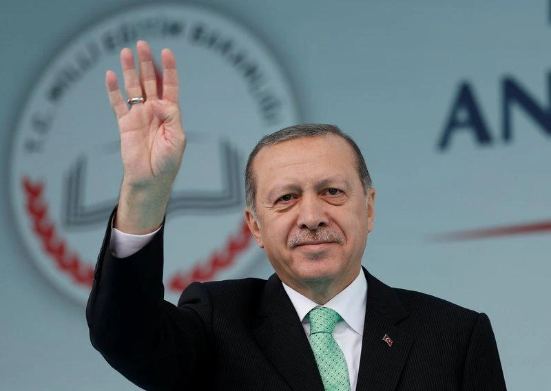 Turkish President Tayyip Erdogan attends opening ceremony of Recep Tayyip Erdogan Imam Hatip School in Istanbul, Turkey, September 29, 2017. (REUTERS)