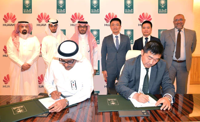 Khalid Al-Salem, director general of MODON, and Denis Zhang, CEO of Huawei Tech Investment Saudi Arabia, recently signed an MoU to transform MODON’s industrial cities into smart industrial cities.