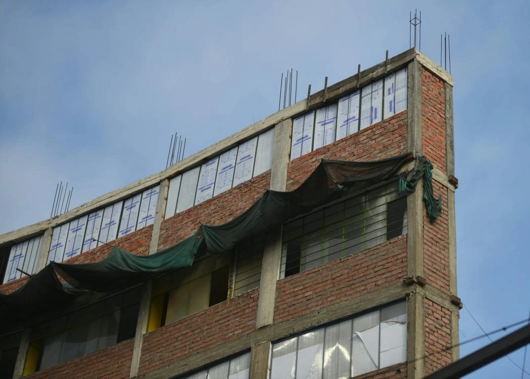 In the aftermath of the 7.1-magnitude earthquake that hit central Mexico on September 19, an unusual seven-story building, only 1.2 meters wide, has caught the eye of authorities and was declared “a monument to insecurity,” and a liability in case a major earthquake hits the Peruvian capital. Lima sits on the Rim of Fire of the Pacific Ocean, prone to affecter by tremors. (AFP/Cris Bouroncle)