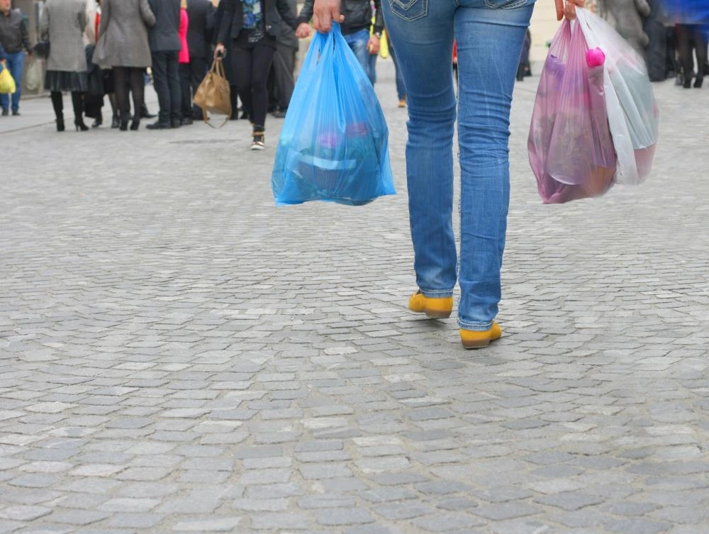 Oman environment agency pushes for plastic bag ban